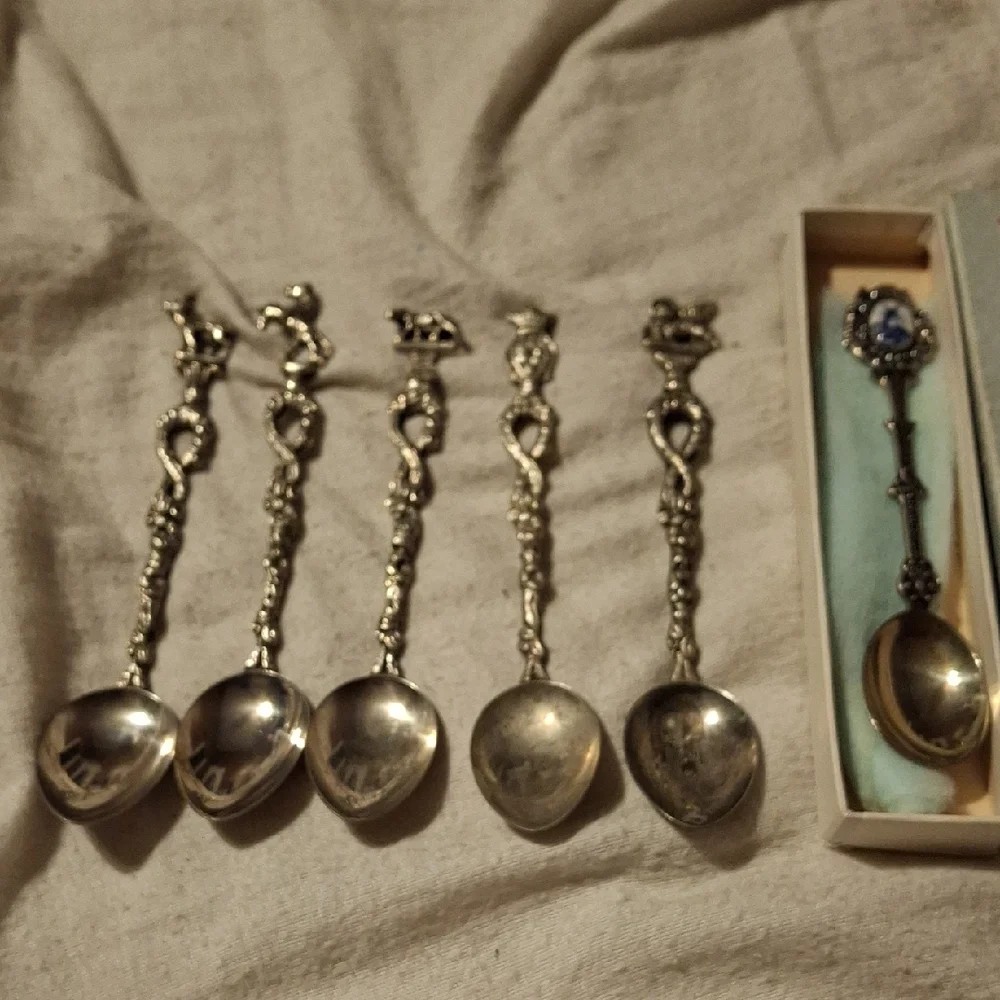 Silver Kitchen Knife Set with Intricate Designs